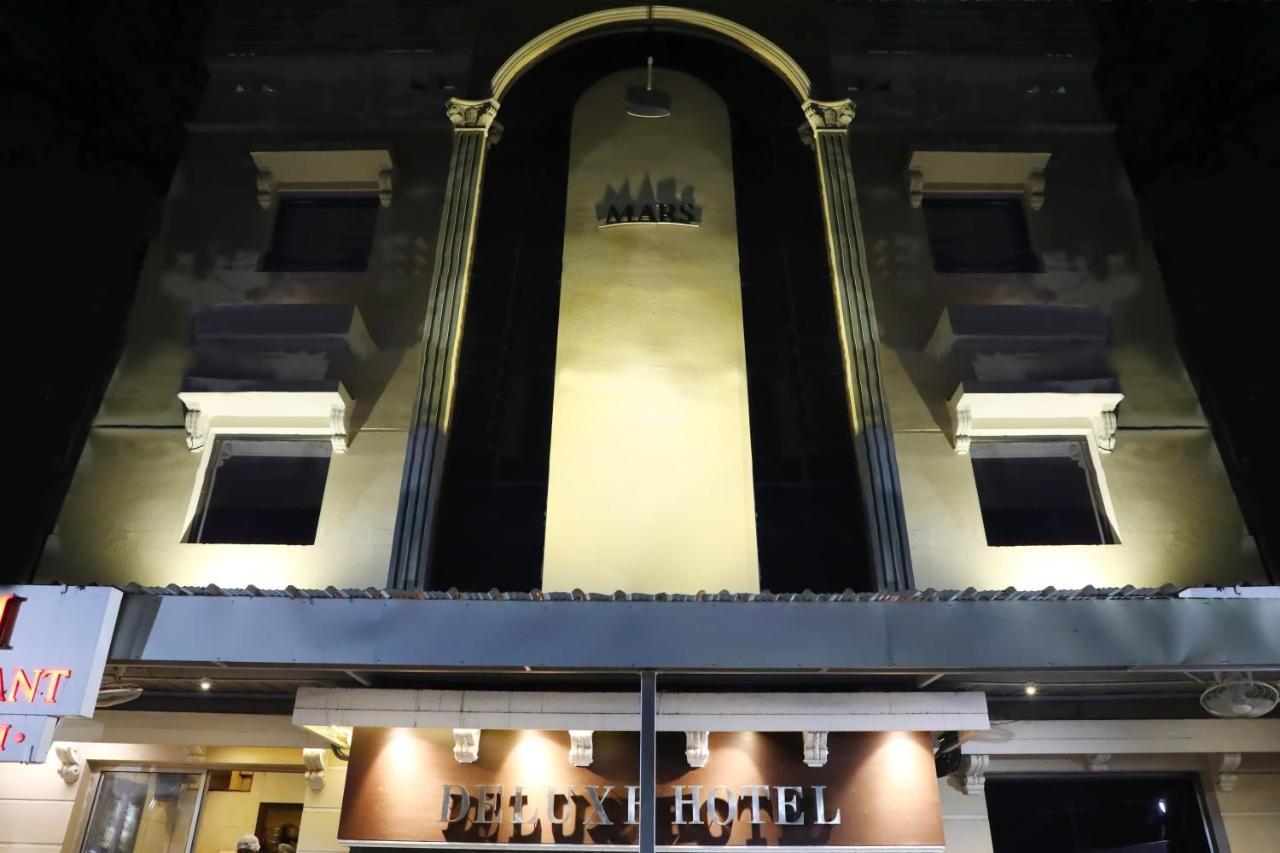 Deluxe Hotel Chennai Exterior photo